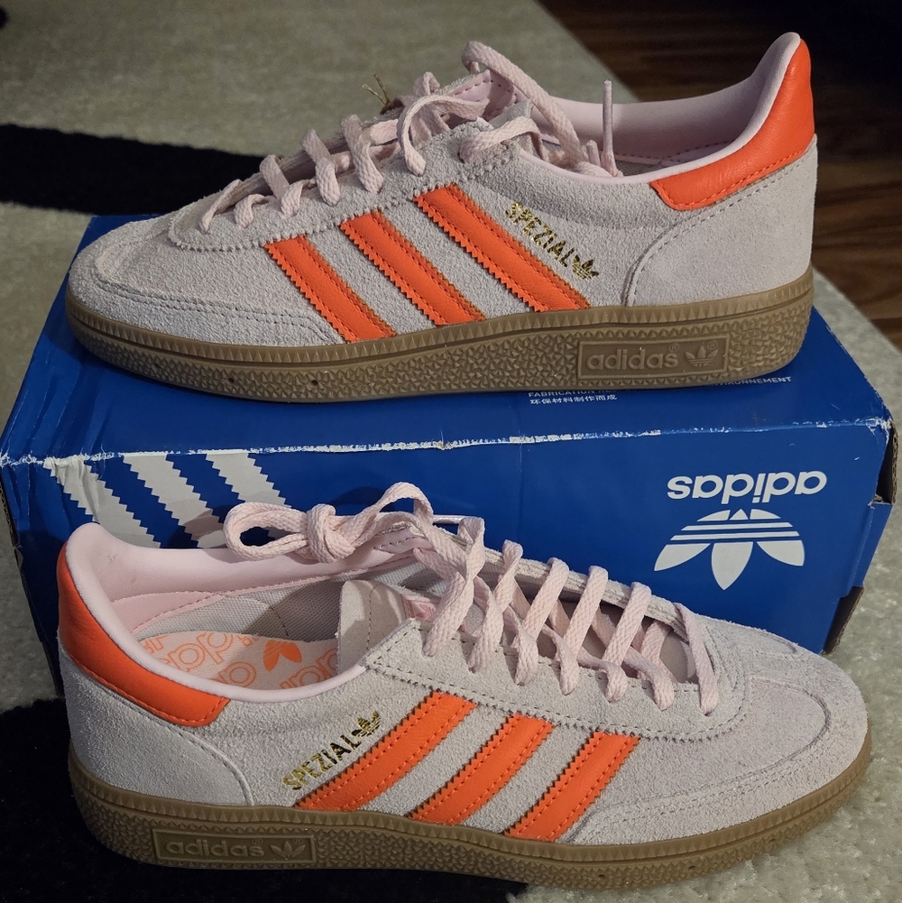 WOMEN'S ADIDAS HANDBALL SPEZIAL SZ 6W